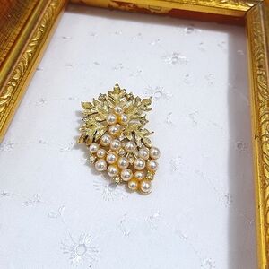 Vintage gold and faux pink pearl grape leaf cluster brooch